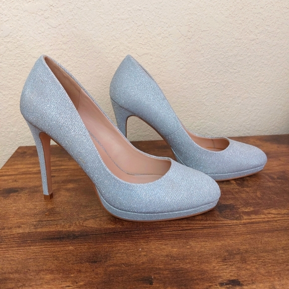 Silver sparkle Le Chateau Heels - Picture 1 of 4